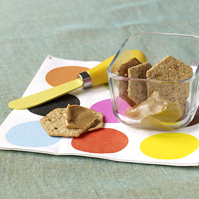 Healthy Snack: Crackers with Peanut Butter